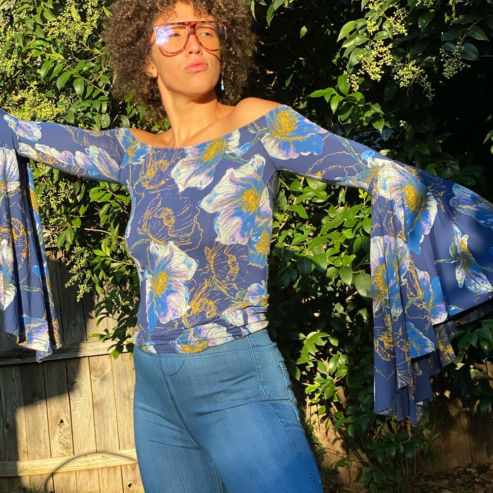 Long sleeve beauty!! Get your hippy on!! - Picture 2 of 3